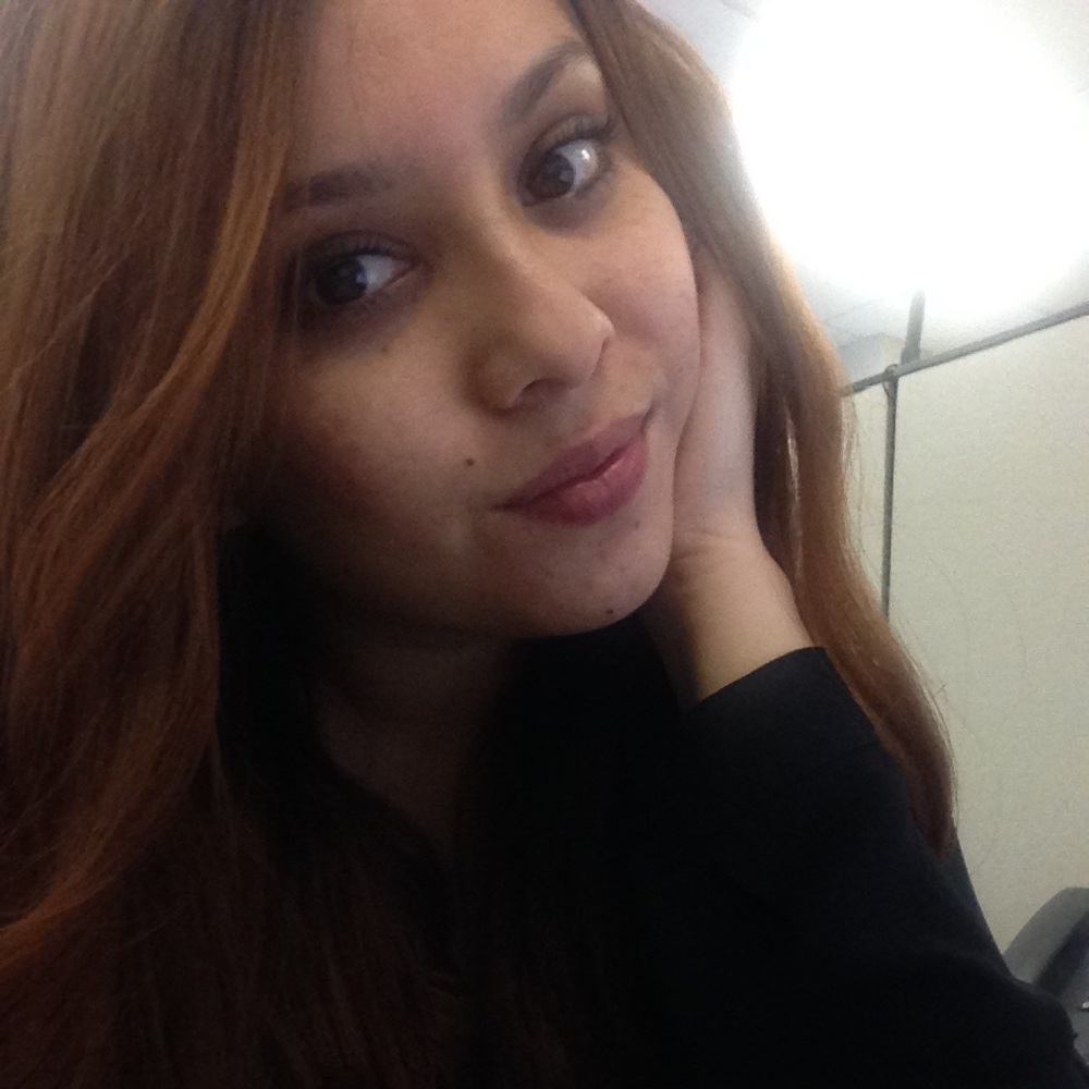 Meet your Posher, Larissa